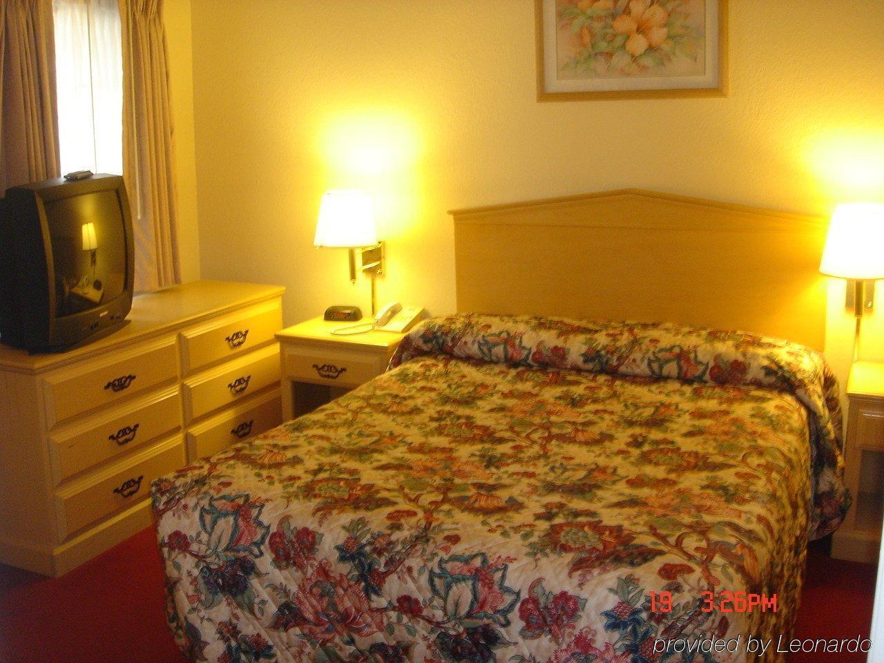 Tri-Valley Inn & Suites Pleasanton Room photo
